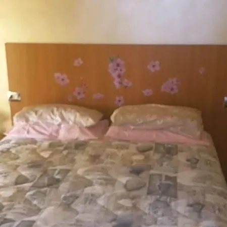 Peschi In Fiore فندق مبيت وإفطار *